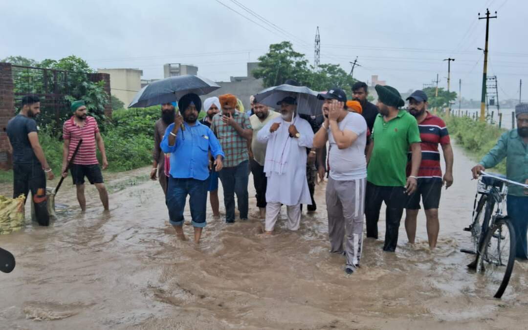 ਕੈਬਨਿਟ ਮੰਤਰੀ ਚੇਤਨ ਸਿੰਘ ਜੌੜਾਮਾਜਰਾ ਨੇ ਘੱਗਰ ਤੇ ਹੋਰ ਨਦੀਆਂ ਸਣੇ ਭਾਰੀ ਮੀਂਹ ਕਰਕੇ ਪ੍ਰਭਾਵਤ ਹੋਏ ਪਿੰਡਾਂ ਦਾ ਲਿਆ ਜਾਇਜ਼ਾ