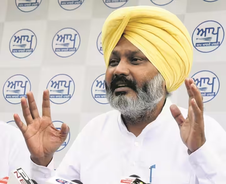 ਆਬਕਾਰੀ ਵਿਭਾਗ ਕਾਰਜਕੁਸ਼ਲਤਾ ਵਧਾਉਣ ਲਈ ਈ.ਆਰ.ਪੀ ਅਤੇ ਪੀ.ਓ.ਐਸ ਵਰਗੇ ਸਾਫਟਵੇਅਰਾਂ ਤੇ ਤਕਨੀਕਾਂ ਨੂੰ ਅਪਣਾਏਗਾ: ਹਰਪਾਲ ਸਿੰਘ ਚੀਮਾ