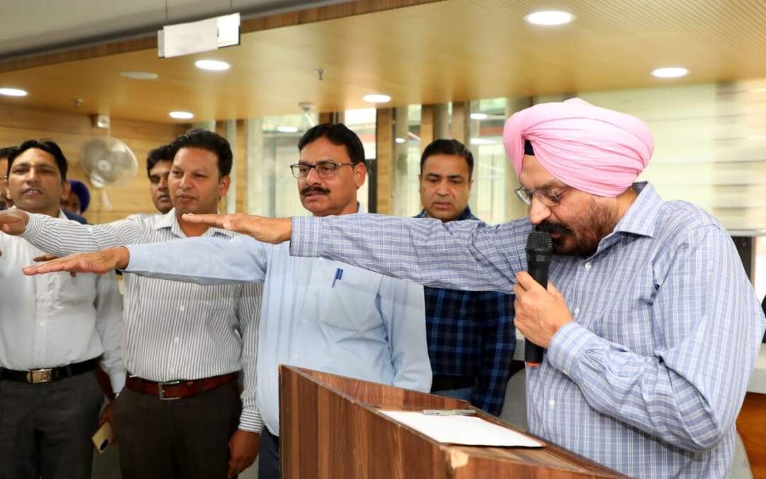 ਵਿਜੀਲੈਂਸ ਜਾਗਰੂਕਤਾ ਹਫ਼ਤੇ ਦੌਰਾਨ ਐਮ.ਸੀ.ਸੀ ਕਰਮਚਾਰੀਆਂ ਨੇ ਸਹੁੰ ਚੁੱਕੀ