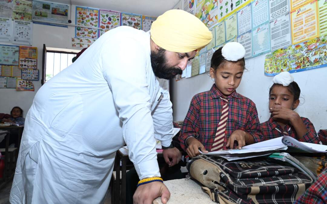 ਸਿਰਫ਼ ਸਮਾਰਟ ਸਕੂਲ ਦਾ ਫੱਟਾ ਲਗਾਉਣ ਨਾਲ ਹੀ ਸਕੂਲ ਸਮਾਰਟ ਨਹੀਂ ਬਣ ਜਾਂਦੇ: ਸਕੂਲ ਸਿੱਖਿਆ ਮੰਤਰੀ