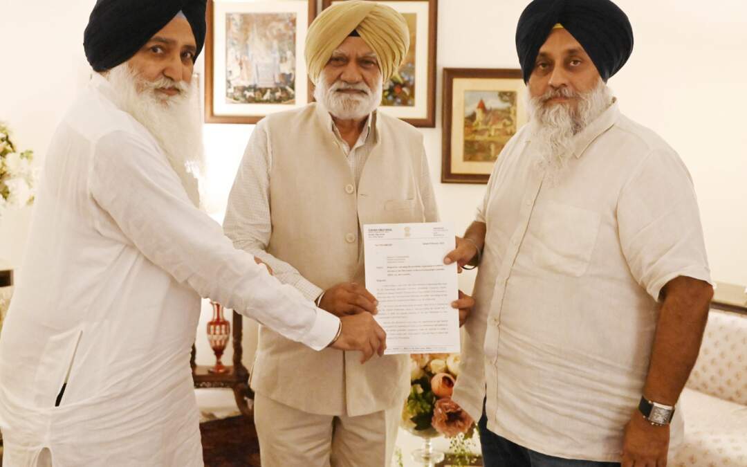 ਸੁਖਬੀਰ ਸਿੰਘ ਬਾਦਲ ਨੇ ਗੁਰਦੁਆਰਾ ਚੋਣ ਕਮਿਸ਼ਨ ਦੇ ਚੀਫ਼ ਕਮਿਸ਼ਨਰ ਜਸਟਿਸ (ਸੇਵਾਮੁਕਤ) ਐੱਸਐੱਸ ਸਾਰੋਂ ਨੂੰ ਸ਼੍ਰੋਮਣੀ ਕਮੇਟੀ ਚੋਣਾਂ ਲਈ ਵੋਟਾਂ ਦੀ ਰਜਿਸਟ੍ਰੇਸ਼ਨ ਦੀ ਮਿਆਦ ਤਿੰਨ ਮਹੀਨੇ ਵਧਾਉਣ ਦੀ ਅਪੀਲ ਕੀਤੀ ਹੈ।