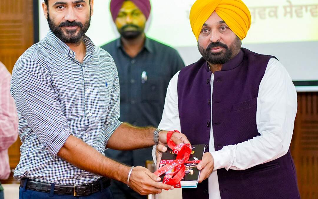 ਤਨਖ਼ਾਹਾਂ ਵਿੱਚ ਦੁੱਗਣਾ ਵਾਧਾ ਕਰਨ ਤੋਂ ਬਾਅਦ ਮੁੱਖ ਮੰਤਰੀ ਵੱਲੋਂ ਕਾਰਜਕਾਰੀ ਕੋਚਾਂ ਨਾਲ ਵਿਚਾਰ-ਵਟਾਂਦਰਾ