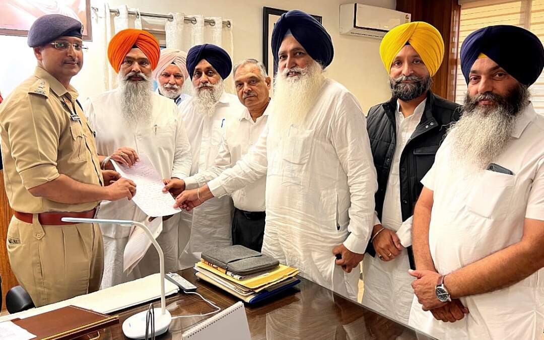 ਸੁਖਬੀਰ ਸਿੰਘ ਬਾਦਲ ਨੇ ਮੁੱਖ ਮੰਤਰੀ ਖਿਲਾਫ ਸਾਈਬਰ ਕ੍ਰਾਈਮ ਸ਼ਿਕਾਇਤ ਐਸ ਐਸ ਪੀ ਮੁਹਾਲੀ ਨੂੰ ਸੌਂਪੀ