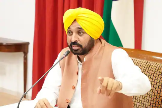ਮੁੱਖ ਮੰਤਰੀ ਵੱਲੋਂ ਸੂਬੇ ਵਿੱਚ ਟਰੈਕਟਰਾਂ ਅਤੇ ਹੋਰ ਖੇਤੀ ਸੰਦਾਂ ਨਾਲ ਖਤਰਨਾਕ ਸਟੰਟ ਕਰਨ ‘ਤੇ ਮੁਕੰਮਲ ਪਾਬੰਦੀ ਦਾ ਐਲਾਨ