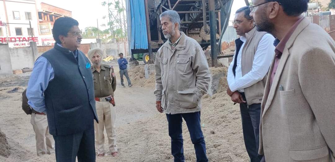 -ਸ਼ੂਗਰ ਮਿੱਲ ਨੂੰ ਚਲਾਉਣ ਸਬੰਧੀ ਸਲੋਅ ਫਾਈਰਿੰਗ ਦੀ ਕੀਤੀ ਗਈ ਸ਼ੁਰੂਆਤ : ਡਿਪਟੀ ਕਮਿਸ਼ਨਰ