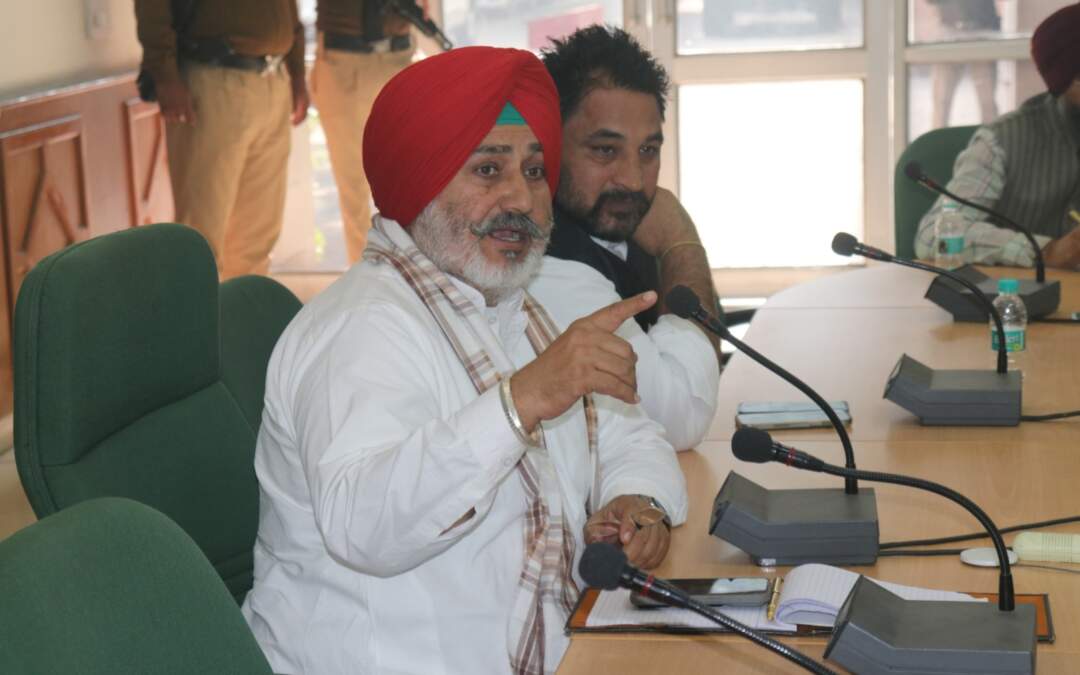 ਚੇਤਨ ਸਿੰਘ ਜੌੜਾਮਾਜਰਾ ਨੇ ਜਲ ਸਰੋਤ ਵਿਭਾਗ ਦੇ ਅਧਿਕਾਰੀਆਂ ਨਾਲ ਪਲੇਠੀ ਬੈਠਕ ਮੌਕੇ ਮੁੱਖ ਮੰਤਰੀ ਭਗਵੰਤ ਸਿੰਘ ਮਾਨ ਦਾ ‘ਇਮਾਨਦਾਰੀ ਨਾਲ ਕਰੋ ਕੰਮ’ ਦਾ ਸੁਨੇਹਾ ਦਿੱਤਾ