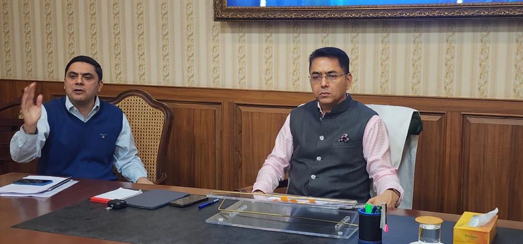 ਅਮਨ ਅਰੋੜਾ ਵੱਲੋਂ ਸੂਬੇ ਵਿੱਚ ਡੋਰ-ਸਟੈੱਪ ਸਰਵਿਸ ਡਿਲੀਵਰੀ ਦੀ ਸ਼ੁਰੂਆਤ ਤੋਂ ਪਹਿਲਾਂ ਤਿਆਰੀਆਂ ਦਾ ਜਾਇਜ਼ਾ