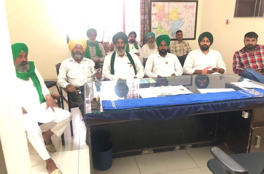 ਬਹਿਸ ਕਰਨ ਲਈ ਜਾ ਰਹੇ ਕਿਸਾਨ ਆਗੂਆ ਨੂੰ ਰਾਹ ਚ ਰੋਕ ਕੇ ਜਗਰਾਉਂ ਥਾਣੇ ਚ ਕੀਤਾ ਬੰਦ