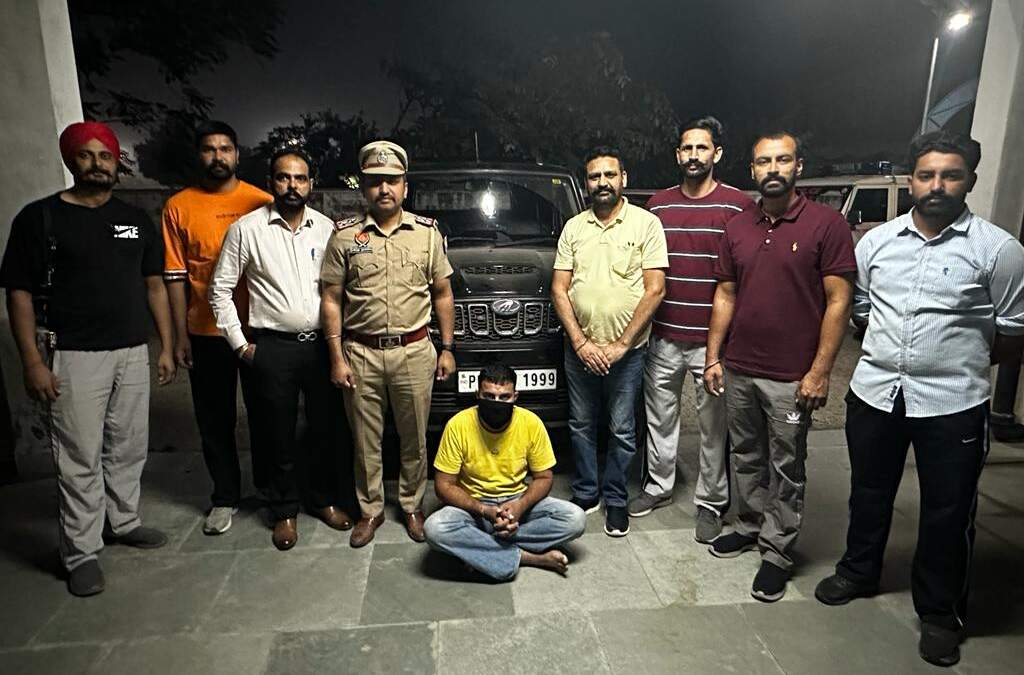ਪੰਜਾਬ ਪੁਲਿਸ ਨੇ 40 ਕਿਲੋਮੀਟਰ ਦੀ ਛਾਪੇਮਾਰੀ ਤੋਂ ਬਾਅਦ ਦੋ ਨਸ਼ਾ ਤਸਕਰਾਂ ਨੂੰ ਕੀਤਾ ਗ੍ਰਿਫਤਾਰ; 2 ਕਿਲੋ ਹੈਰੋਇਨ ਬਰਾਮਦ