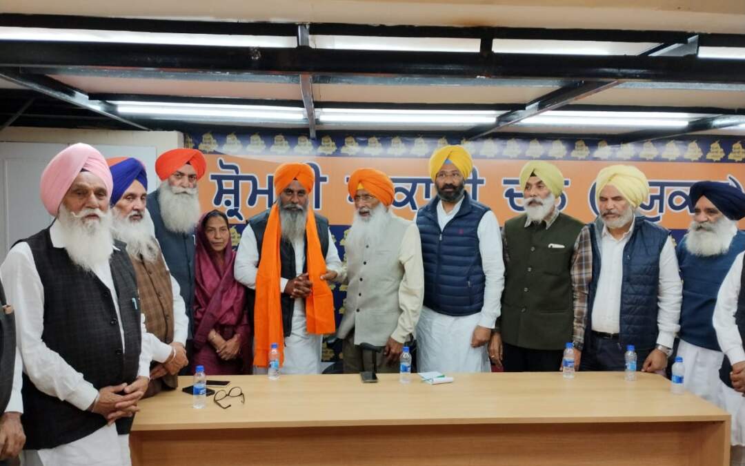 ਸ਼੍ਰੋਮਣੀ ਅਕਾਲੀ ਦਲ (ਸੰਯੁਕਤ) ਦੀ ਮੀਟਿੰਗ `ਚ ਪੰਥਕ ਏਜੰਡਾ ਘਰ-ਘਰ ਪਹੁੰਚਾਉਣ ਲਈ ਸਰਗਰਮੀਆਂ ਵਧਾਉਣ `ਤੇ ਜ਼ੋਰ