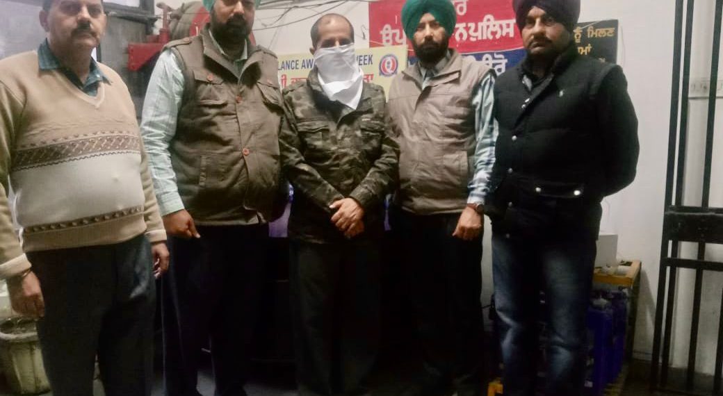 ਵਿਜੀਲੈਂਸ ਬਿਓਰੋ ਵੱਲੋਂ ਆਬਕਾਰੀ ਅਧਿਕਾਰੀ ਬਲਵੀਰ ਕੁਮਾਰ ਵਿਰਦੀ ਦਾ ਸਹਿਦੋਸ਼ੀ ਭਗਵੰਤ ਭੂਸ਼ਨ ਕਾਬੂ