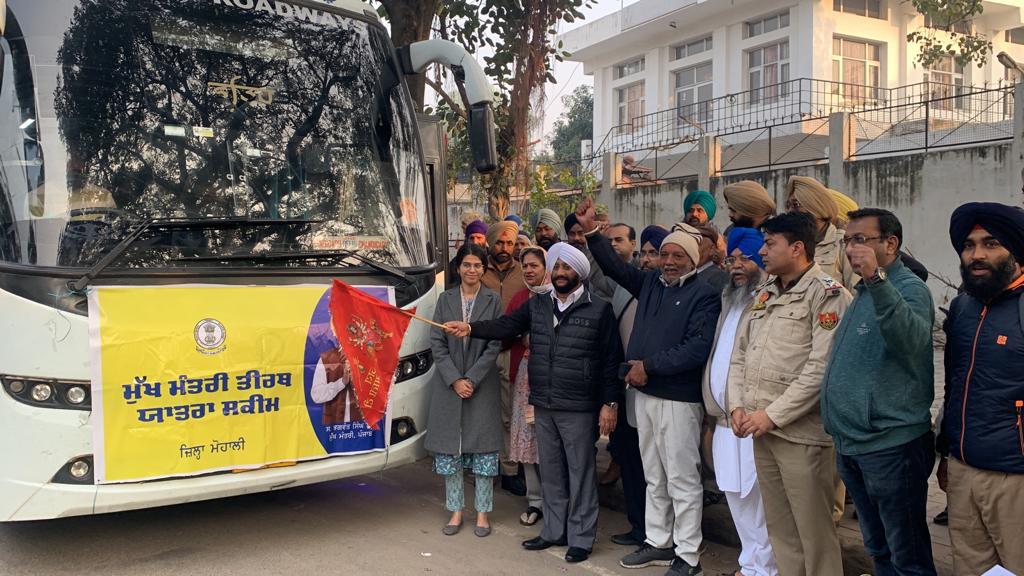 ਵਿਧਾਇਕ ਕੁਲਵੰਤ ਸਿੰਘ ਨੇ ਐਸਏਐਸ ਨਗਰ ਤੋਂ ਸਾਲਾਸਰ ਧਾਮ-ਖਾਟੂ ਸ਼ਿਆਮ ਧਾਮ ਲਈ ਸ਼ਰਧਾਲੂਆਂ ਦੇ ਪੰਜਵੇਂ ਜੱਥੇ ਨੂੰ ਹਰੀ ਝੰਡੀ ਦਿਖਾ ਕੇ ਰਵਾਨਾ ਕੀਤਾ