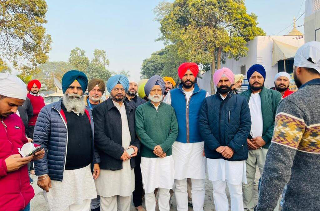 ਪ੍ਰਦੇਸ਼ ਕਾਂਗਰਸ ਪ੍ਰਧਾਨ ਅਮਰਿੰਦਰ ਸਿੰਘ ਰਾਜਾ ਵੜਿੰਗ ਨੇ ਸ੍ਰੀ ਫਤਿਹਗੜ੍ਹ ਸਾਹਿਬ ਗੁਰਦੁਆਰਾ ਵਿਖੇ ਮੱਥਾ ਟੇਕਿਆ