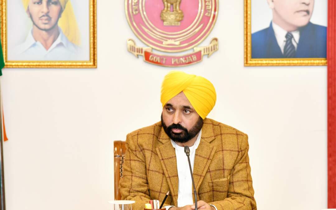 ਸੂਬਾ ਸਰਕਾਰ ਦੀਆਂ ਲੋਕ ਪੱਖੀ ਤੇ ਵਿਕਾਸ ਮੁਖੀ ਸਕੀਮਾਂ ਦਾ ਲਾਭ ਹਰੇਕ ਯੋਗ ਲਾਭਾਪਾਤਰੀ ਤੱਕ ਪਹੁੰਚਾਇਆ ਜਾਵੇ-ਮੁੱਖ ਮੰਤਰੀ ਵੱਲੋਂ ਅਧਿਕਾਰੀਆਂ ਨੂੰ ਆਦੇਸ਼