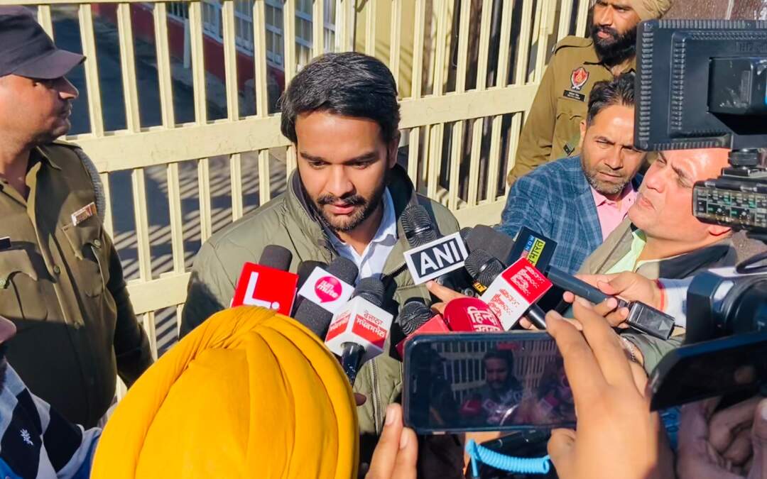 NSUI ਪੰਜਾਬ ਗਲਤ ਜਾਣਕਾਰੀ ਨੂੰ ਉਜਾਗਰ ਕਰਦਾ ਹੈ ਅਤੇ ਸੁਧਾਰਦਾ ਹੈ: ਡੀਏਵੀ ਕਾਲਜ, ਚੰਡੀਗੜ੍ਹ ਵਿਖੇ ਲਾਰੈਂਸ ਬਿਸ਼ਨੋਈ ਦੀ ਅਲੂਮਨੀ ਸਥਿਤੀ