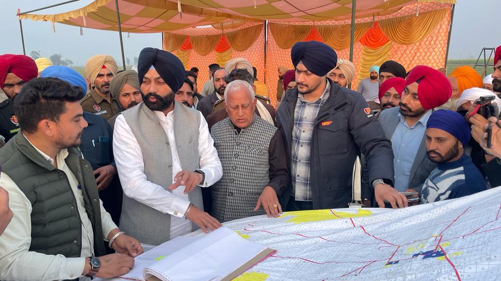 ਪੇਂਡੂ ਵਿਕਾਸ ਅਤੇ ਪੰਚਾਇਤ ਮੰਤਰੀ ਲਾਲਜੀਤ ਸਿੰਘ ਭੁੱਲਰ ਨੇ ਪਿੰਡ ਨਵਾਂਗਾਉੰ ਵਿਖੇ 24 ਏਕੜ ਪੰਚਾਇਤੀ ਜ਼ਮੀਨ ਨੂੰ ਕਬਜ਼ੇ ਤੋਂ ਮੁਕਤ ਕਰਵਾਇਆ