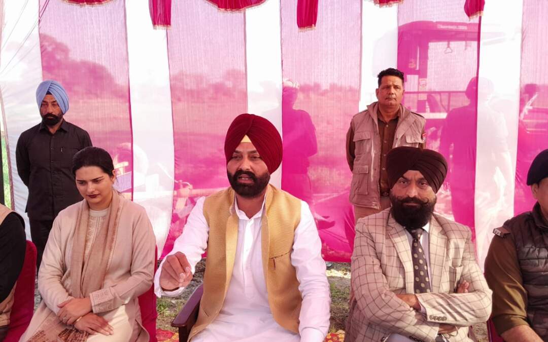 ਪੇਂਡੂ ਵਿਕਾਸ ਤੇ ਪੰਚਾਇਤ ਮੰਤਰੀ ਲਾਲਜੀਤ ਸਿੰਘ ਭੁੱਲਰ ਨੇ ਡੇਰਾ ਬੱਸੀ ਬਲਾਕ ਵਿੱਚ ਕਬਜ਼ੇ ਛੁਡਾਉਣ ਦੀ ਮੁਹਿੰਮ ਦੀ ਅਗਵਾਈ ਕੀਤੀ
