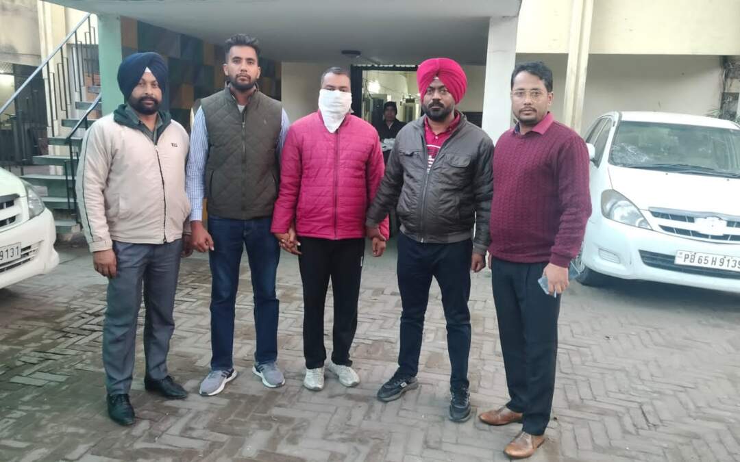 ਸਫ਼ਾਈ ਸੇਵਕ ਤੋਂ 5,000 ਰੁਪਏ ਪ੍ਰਤੀ ਮਹੀਨਾ ਰਿਸ਼ਵਤ ਮੰਗਣ ਦੇ ਦੋਸ਼ ਹੇਠ ਨਗਰ ਨਿਗਮ ਲੁਧਿਆਣਾ ਦਾ ਨੰਬਰਦਾਰ ਵਿਜੀਲੈਂਸ ਵੱਲੋਂ ਕਾਬੂ