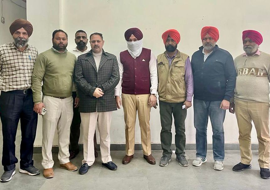 ਐਕਸੀਅਨ ਪੁੱਡਾ ਦੁੱਧ ਦਾ ਬੂਥ ਚਲਾਉਣ ਬਦਲੇ 20,000 ਰੁਪਏ ਦੀ ਮਾਸਿਕ ਰਿਸ਼ਵਤ ਲੈਂਦਾ ਵਿਜੀਲੈਂਸ ਬਿਊਰੋ ਵੱਲੋਂ ਕਾਬੂ