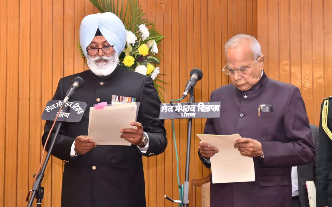 ਜਤਿੰਦਰ ਸਿੰਘ ਔਲਖ ਨੇ ਚੇਅਰਮੈਨ ਪੰਜਾਬ ਲੋਕ ਸੇਵਾ ਕਮਿਸ਼ਨ ਅਤੇ ਇੰਦਰਪਾਲ ਸਿੰਘ ਨੇ ਰਾਜ ਮੁੱਖ ਸੂਚਨਾ ਕਮਿਸ਼ਨਰ ਦੇ ਅਹੁਦੇ ਲਈ ਚੁੱਕੀ ਸਹੁੰ