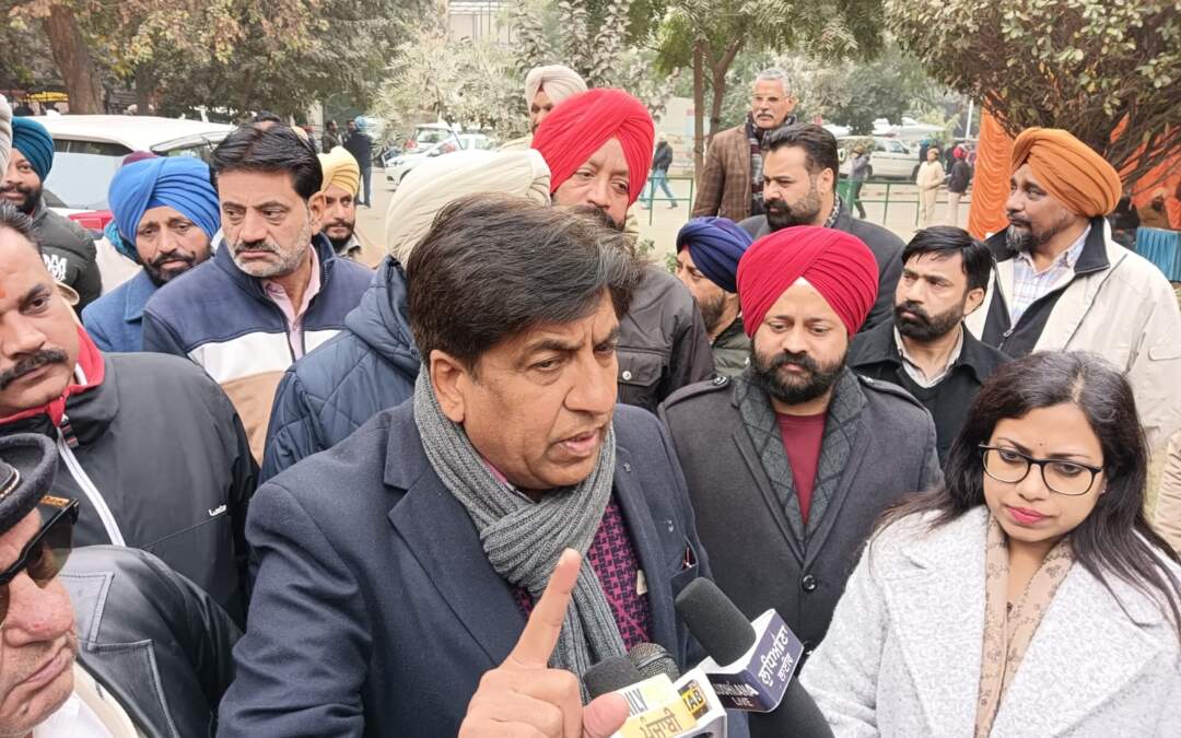 ਮਾਲ ਵਿਭਾਗ ਨਾਲ ਸਬੰਧਤ ਪਾਰਦਰਸ਼ੀ ਸੇਵਾਵਾਂ ਮੁਹੱਈਆ ਕਰਵਾਉਣ ਲਈ ਪੰਜਾਬ ਸਰਕਾਰ ਵਚਨਬੱਧ ਹੈ – ਕੈਬਨਿਟ ਮੰਤਰੀ ਬ੍ਰਹਮ ਸ਼ੰਕਰ ਜਿੰਪਾ