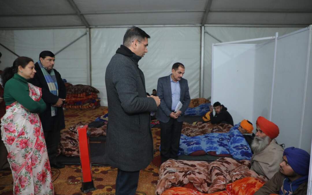 ਸ਼. ਨਿਤਿਨ ਯਾਦਵ, ਪ੍ਰਸ਼ਾਸਕ ਦੇ ਸਲਾਹਕਾਰ ਨੇ ਬੇਘਰੇ ਲੋਕਾਂ ਨੂੰ ਦਰਪੇਸ਼ ਸਥਿਤੀਆਂ ਦਾ ਮੁਲਾਂਕਣ ਕਰਨ ਲਈ ਅੱਜ GMSH 32 ਅਤੇ ISBT 43 ਵਿਖੇ ਨਾਈਟ ਸ਼ੈਲਟਰਾਂ/ਰਾਏਨ ਬਸੇਰਾਸ ਦਾ ਦੌਰਾ ਕੀਤਾ।