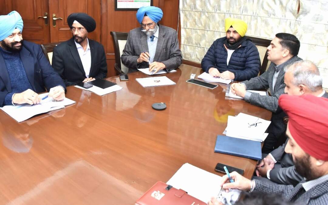 ਬਿਜਲੀ ਮੰਤਰੀ ਹਰਭਜਨ ਸਿੰਘ ਈਟੀਓ ਵੱਲੋਂ ਪੀ.ਐਸ.ਪੀ.ਸੀ.ਐਲ ਨੂੰ ਗਰਮੀਆਂ ਦੀਆਂ ਚੁਣੌਤੀਆਂ ਲਈ ਅਗਾਊਂ ਪ੍ਰਬੰਧ ਕਰਨ ਦੇ ਨਿਰਦੇਸ਼