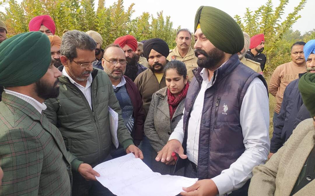 ਲਾਲਜੀਤ ਸਿੰਘ ਭੁੱਲਰ ਨੇ ਪਿੰਡ ਹਰਨਾਮਪੁਰ ‘ਚ ਕਰੀਬ 85 ਏਕੜ ਪੰਚਾਇਤੀ ਜ਼ਮੀਨ ਤੋਂ ਨਾਜਾਇਜ਼ ਕਬਜ਼ਾ ਹਟਾਇਆ