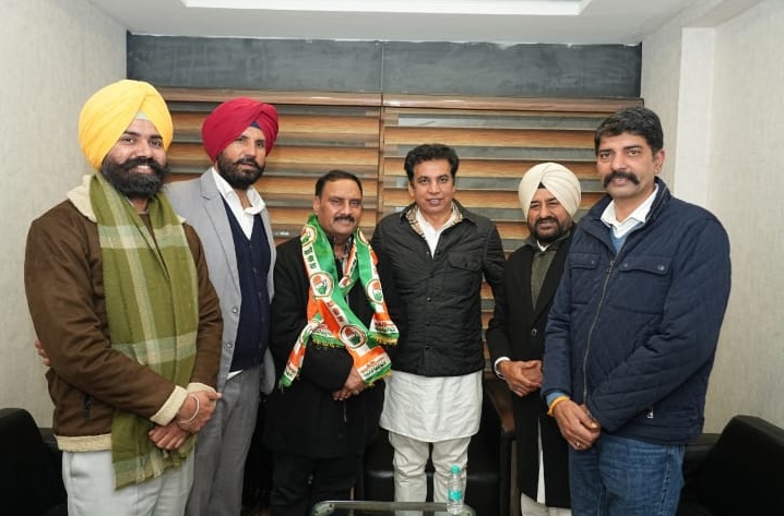 ਸਾਬਕਾ ਆਈਪੀਐਸ ਅਧਿਕਾਰੀ ਪੰਜਾਬ ਵਿੱਚ ਕਾਂਗਰਸ ਵਿੱਚ ਸ਼ਾਮਿਲ ਹੋਏ