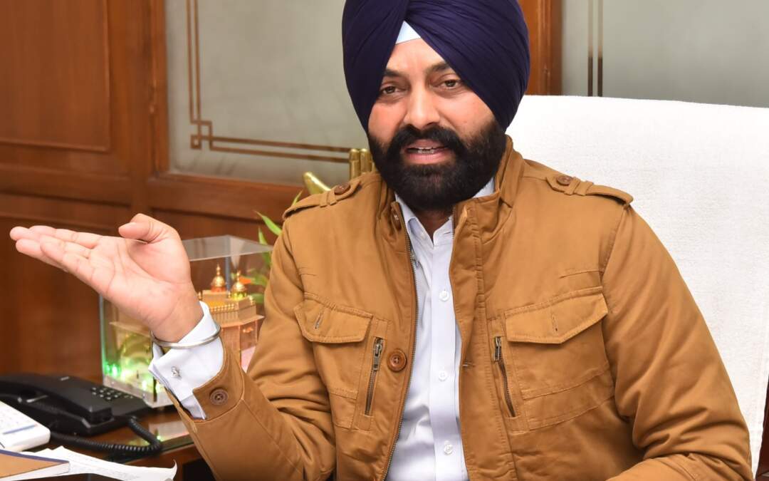 ਪੰਜਾਬ ਰੋਡੇਵਜ਼ ਦੇ ਠੇਕਾ ਆਧਾਰਤ ਡਰਾਈਵਰਾਂ ਤੇ ਕੰਡਕਟਰਾਂ ਨੂੰ ਰੈਗੂਲਰ ਕਰਨ ਲਈ ਸਰਕਾਰ ਵਚਨਬੱਧ: ਲਾਲਜੀਤ ਸਿੰਘ ਭੁੱਲਰ