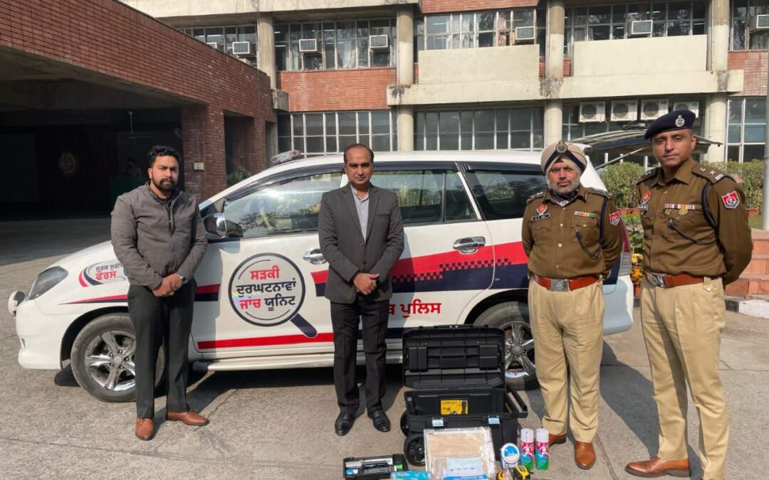 34ਵਾਂ ਰਾਸ਼ਟਰੀ ਸੜਕ ਸੁਰੱਖਿਆ ਮਹੀਨਾ: ਪਹਿਲੀ ਵਾਰ, ਪੰਜਾਬ ਪੁਲਿਸ ਨੇ ਦੁਰਘਟਨਾ ਦੇ ਕਾਰਨਾਂ ਦੀ ਜਾਂਚ ਕਰਨ ਲਈ ਸੜਕ ਹਾਦਸੇ ਦੀ ਜਾਂਚ ਕਰਨ ਵਾਲੇ ਵਾਹਨ ਦਾ ਪਰਦਾਫਾਸ਼ ਕੀਤਾ