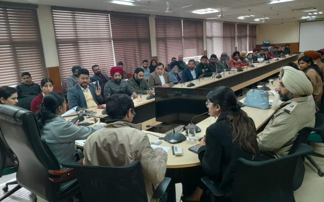 ਡੀ ਸੀ ਆਸ਼ਿਕਾ ਜੈਨ ਨੇ ਗਣਤੰਤਰ ਦਿਵਸ ਦੀ ਤਿਆਰੀ ਲਈ ਅਧਿਕਾਰੀਆਂ ਨੂੰ ਜ਼ਿੰਮੇਵਾਰੀਆਂ ਸੌਂਪੀਆਂ