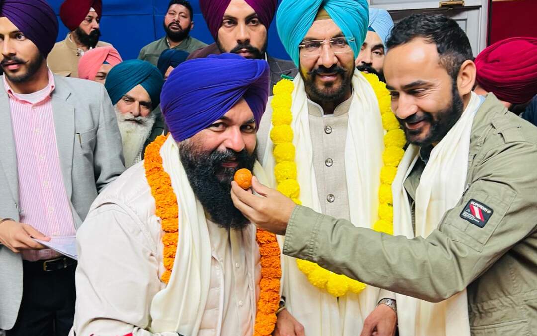 ਆਮ ਘਰਾਂ ਦੇ ਨੌਜਵਾਨਾਂ ਨੂੰ ਸੁਖਬੀਰ ਬਾਦਲ ਵਾਲੀ ਕੁਰਸੀ ਤੇ ਬਿਠਾਕੇ ਮੁੱਖ ਮੰਤਰੀ ਮਾਨ ਨੇ ਰਚਿਆ ਇਤਿਹਾਸ