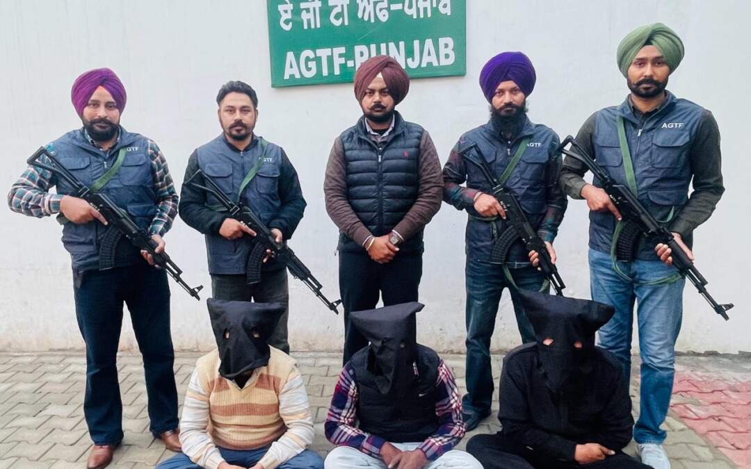 ਅੱਤਵਾਦੀ ਲਖਬੀਰ ਲੰਡਾ ਅਤੇ ਹਰਵਿੰਦਰ ਰਿੰਦਾ ਦੇ ਤਿੰਨ ਸਾਥੀ ਅੰਮ੍ਰਿਤਸਰ ਤੋਂ ਕਾਬੂ; ਦੋ ਪਿਸਤੌਲ ਵੀ ਕੀਤੇ ਬਰਾਮਦ