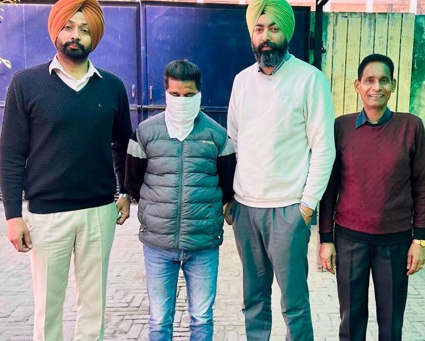 ਨਗਰ ਨਿਗਮ ਮੁਲਾਜ਼ਮਾਂ ਦੇ ਨਾਮ ‘ਤੇ 30,000 ਰੁਪਏ ਦੀ ਰਿਸ਼ਵਤ ਲੈਣ ਵਾਲਾ ਵਿਜੀਲੈਂਸ ਬਿਊਰੋ ਵੱਲੋਂ ਕਾਬੂ