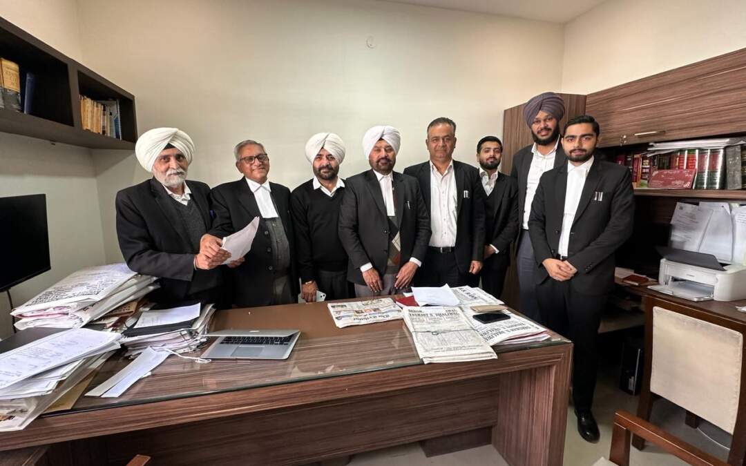 ਅੱਜ ਇੰਡੀਅਨ ਐਸੋਸੀਏਸ਼ਨ ਆਫ ਲਾਇਰਜ਼ ਦੀ ਇੱਕ ਮੀਟਿੰਗ ਸੂਬਾ ਜਨਰਲ ਸਕੱਤਰ ਸ਼੍ਰੀ ਜਸਪਾਲ ਸਿੰਘ ਦੱਪਰ ਦੀ ਪ੍ਰਧਾਨਗੀ ਹੇਠ ਹੋਈ