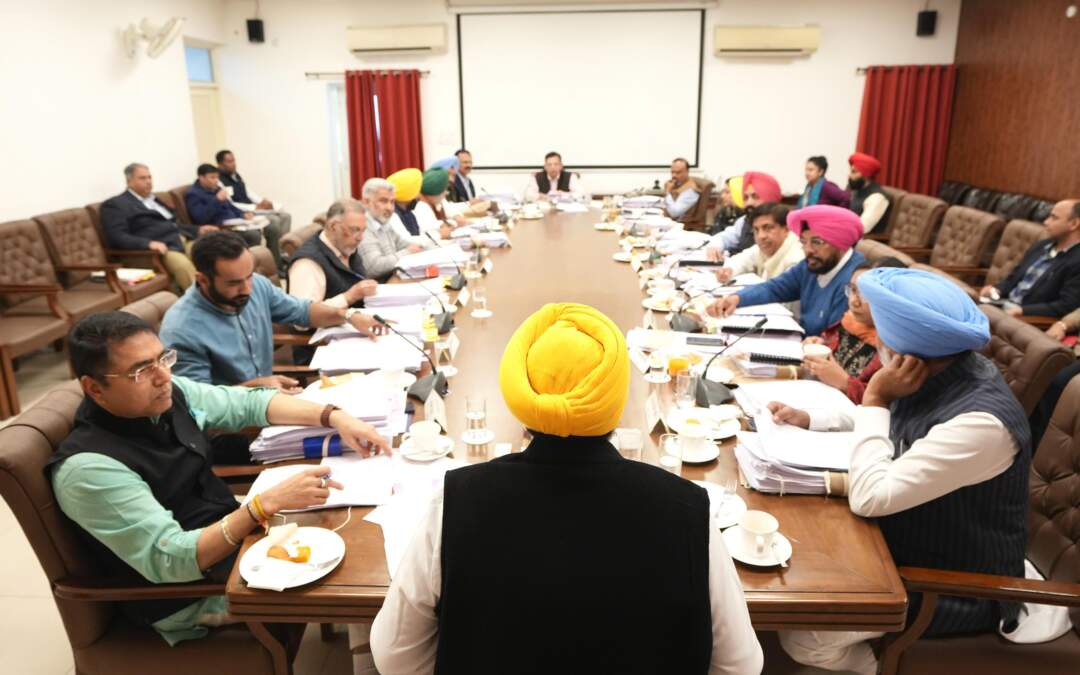 ਮੁੱਖ ਮੰਤਰੀ ਦੀ ਅਗਵਾਈ ਵਿੱਚ ਵਜ਼ਾਰਤ ਵੱਲੋਂ ਦੋ ਦਹਾਕਿਆਂ ਬਾਅਦ ਹੇਠਲੀਆਂ ਅਦਾਲਤਾਂ ਦੀਆਂ 3842 ਆਰਜ਼ੀ ਅਸਾਮੀਆਂ ਨੂੰ ਪੱਕੀਆਂ ਅਸਾਮੀਆਂ ਵਿੱਚ ਤਬਦੀਲ ਕਰਨ ਨੂੰ ਹਰੀ ਝੰਡੀ