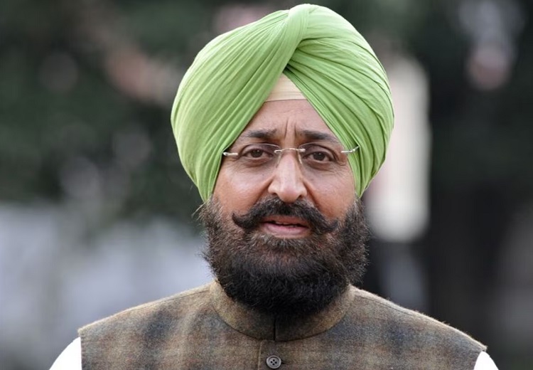 ਆਪਰੇਸ਼ਨ ਲੋਟਸ ‘ਤੇ ‘ਆਪ’ ਦੇ ਦਾਅਵੇ ਹਕੀਕਤ ਬਣ ਗਏ, ਹੁਣ ਕਾਨੂੰਨੀ ਕਾਰਵਾਈ ਸ਼ੁਰੂ ਕਰਨੀ ਚਾਹੀਦੀ ਹੈ: ਬਾਜਵਾ