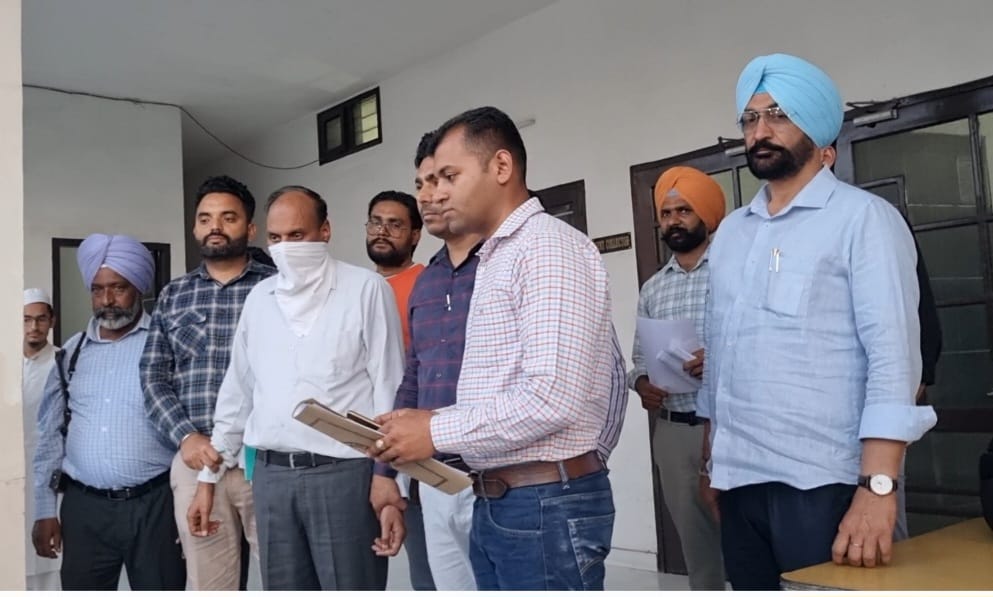 3,000 ਰੁਪਏ ਰਿਸ਼ਵਤ ਲੈਂਦਾ ਪਟਵਾਰੀ ਵਿਜੀਲੈਂਸ ਬਿਊਰੋ ਵੱਲੋਂ ਰੰਗੇ ਹੱਥੀਂ ਕਾਬੂ