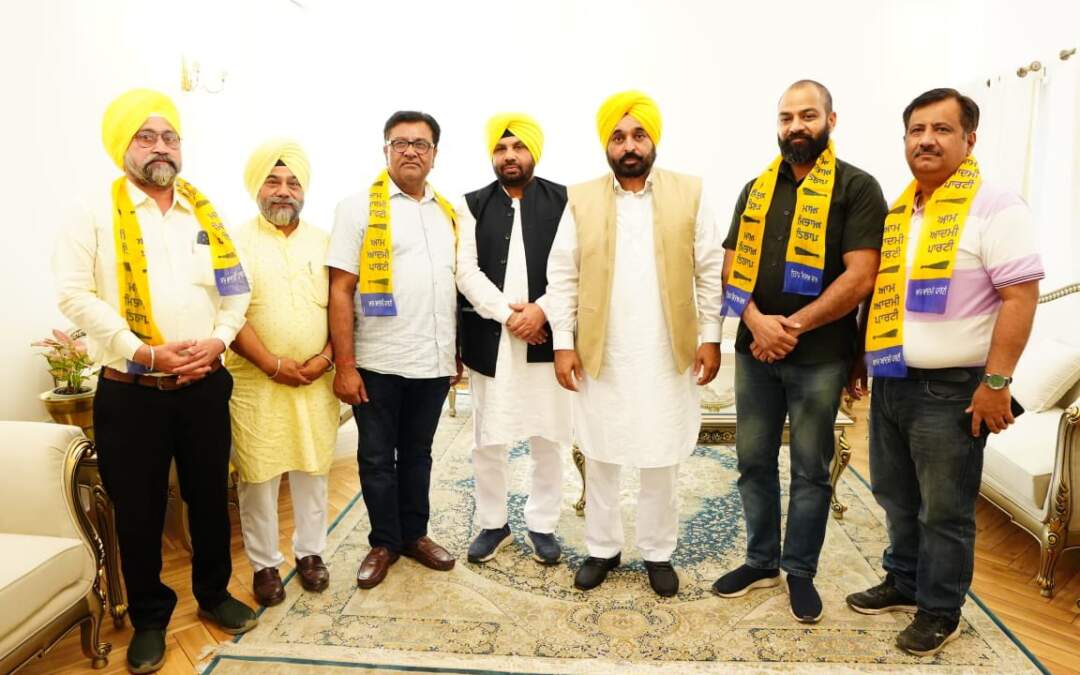 ਫ਼ਰੀਦਕੋਟ ਤੇ ਖਡੂਰ ਸਾਹਿਬ ‘ਚ ‘ਆਪ’ ਨੂੰ ਮਿਲੀ ਮਜ਼ਬੂਤੀ, ਅਕਾਲੀ ਦਲ, ਕਾਂਗਰਸ ਤੇ ਭਾਜਪਾ ਨੂੰ ਲੱਗਿਆ ਵੱਡਾ ਝਟਕਾ!