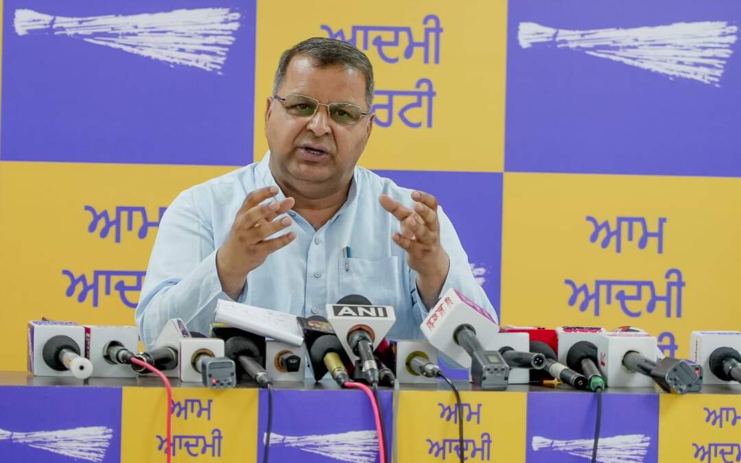 ਆਮ ਆਦਮੀ ਪਾਰਟੀ ਨੇ ਅਰਵਿੰਦ ਕੇਜਰੀਵਾਲ ਦੀ ਸਿਹਤ ਦੀ ਜਾਂਚ ਲਈ ਏਮਜ਼ ਦੇ ਡਾਕਟਰਾਂ ਦਾ ਪੈਨਲ ਬਣਾਉਣ ਦੇ ਆਦੇਸ਼ ਲਈ ਅਦਾਲਤ ਦਾ ਕੀਤਾ ਧੰਨਵਾਦ