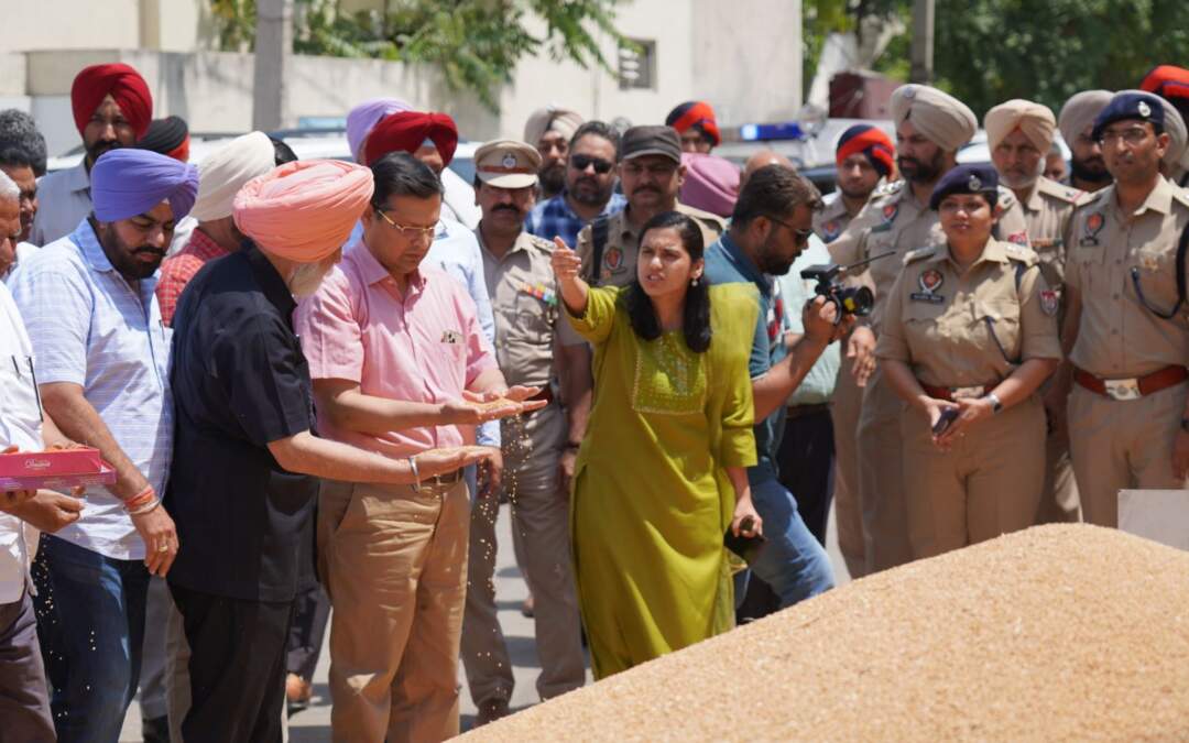 ਮੁੱਖ ਸਕੱਤਰ ਅਨੁਰਾਗ ਵਰਮਾ ਵੱਲੋਂ ਖੰਨਾ ਅਨਾਜ ਮੰਡੀ ਦਾ ਦੌਰਾ, ਕਣਕ ਦੇ ਖਰੀਦ ਪ੍ਰਬੰਧਾਂ ਦਾ ਲਿਆ ਜਾਇਜ਼ਾ