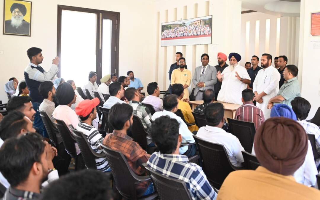 ਦਿੱਲੀ ਆਧਾਰਿਤ ਪਾਰਟੀਆਂ ਈਸਟ ਇੰਡੀਆ ਕੰਪਨੀ ਵਾਂਗੂ ਪੰਜਾਬ ’ਤੇ ਕਬਜ਼ਾ ਕਰਨਾ ਚਾਹੁੰਦੀਆਂ ਹਨ: ਸੁਖਬੀਰ ਸਿੰਘ