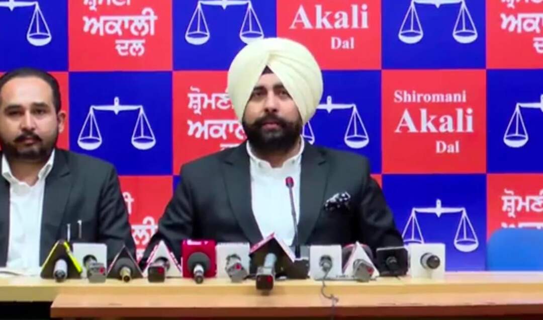 ਮੁੱਖ ਮੰਤਰੀ ਭਗਵੰਤ ਮਾਨ ਸਾਬਕਾ ਮੰਤਰੀ ਬਿਕਰਮ ਸਿੰਘ ਮਜੀਠੀਆ ਨੂੰ ਝੂਠੇ ਕੇਸ ’ਚ ਫਸਾਉਣ ਲਈ ਪੱਬਾਂ ਭਾਰ: