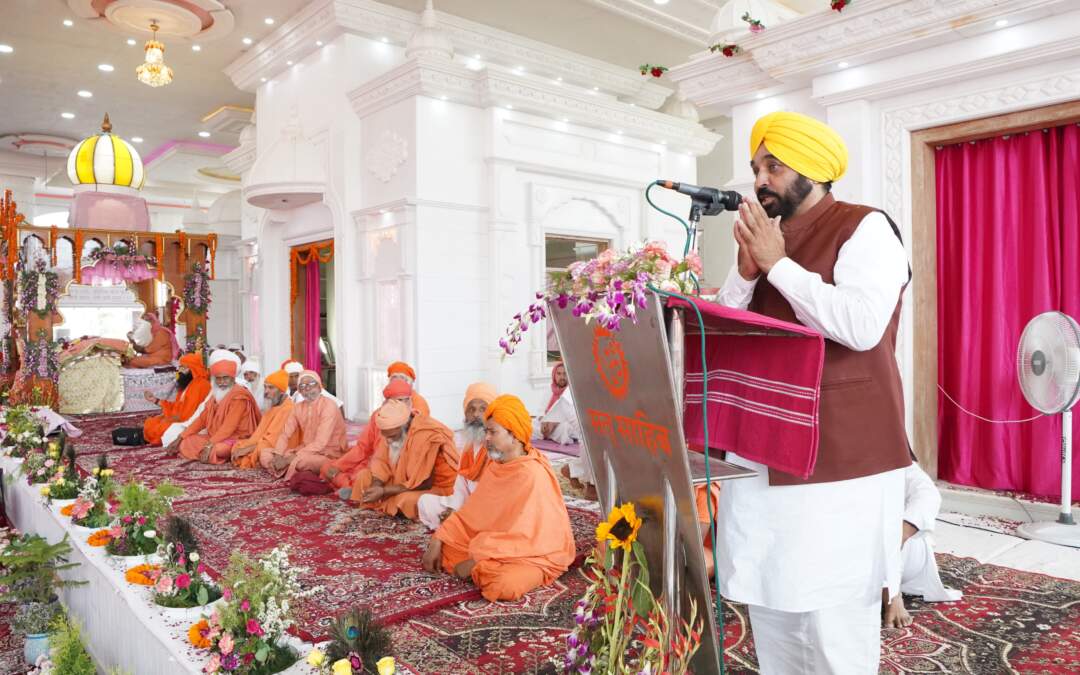 ਗ਼ਰੀਬ ਦੀ ਗ਼ਰੀਬੀ ਉਸਦਾ ਬੱਚਾ ਹੀ ਪੜ੍ਹ-ਲਿਖ ਕੇ ਦੂਰ ਕਰ ਸਕਦਾ ਹੈ- ਭਗਵੰਤ ਮਾਨ