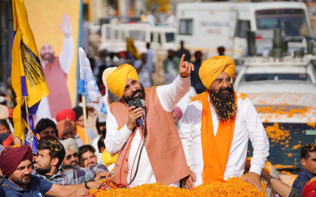 ਪਿੰਡ ਬਾਦਲ ਵਿਖੇ ਗੁਰਮੀਤ ਸਿੰਘ ਖੁੱਡੀਆਂ ਲਈ ਚੋਣ ਪ੍ਰਚਾਰ ਦੌਰਾਨ ਮੁੱਖ ਮੰਤਰੀ ਭਗਵੰਤ ਮਾਨ ਦਾ ਬਾਦਲ ਪਰਿਵਾਰ ‘ਤੇ ਤਿੱਖਾ ਹਮਲਾ