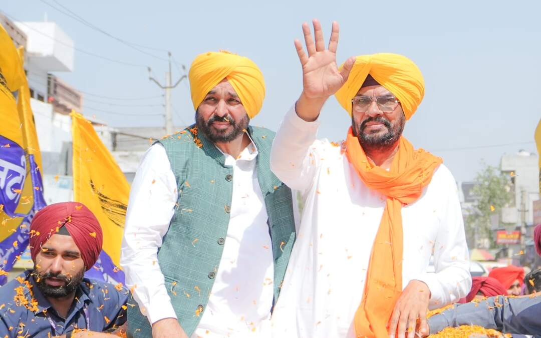 ਮੁੱਖ ਮੰਤਰੀ ਭਗਵੰਤ ਮਾਨ ਨੇ ਰਾਜਾਸਾਂਸੀ, ਅਜਨਾਲਾ ਅਤੇ ਮਜੀਠਾ ਵਿੱਚ ਕੁਲਦੀਪ ਧਾਲੀਵਾਲ ਲਈ ਕੀਤਾ ਚੋਣ ਪ੍ਰਚਾਰ, ਅੰਮ੍ਰਿਤਸਰ ਦੇ ਲੋਕਾਂ ਨੇ ਭਾਰੀ ਵੋਟਾਂ ਨਾਲ ‘ਆਪ’ ਨੂੰ ਜਿਤਾਉਣ ਦਾ ਕੀਤਾ ਵਾਅਦਾ