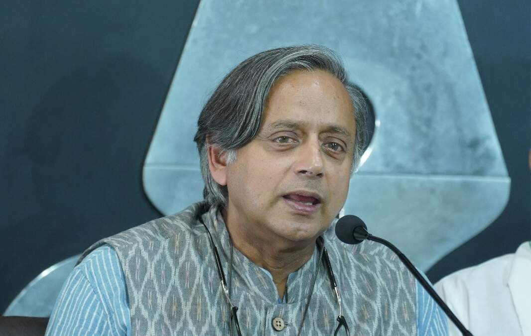 ਸ਼ਸ਼ੀ ਥਰੂਰ ਅਤੇ ਭੂਪੇਸ਼ ਬਾਘੇਲ ਨੇ ਮੋਦੀ ਸਰਕਾਰ ਦੀ ਅਹਿਮ ਮੁੱਦਿਆਂ ‘ਤੇ ਚੁੱਪੀ ਦੀ ਆਲੋਚਨਾ ਕੀਤੀ,