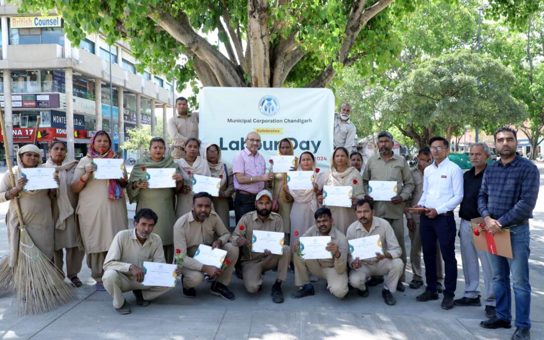 MC ਚੰਡੀਗੜ੍ਹ ਨੇ ਮਜ਼ਦੂਰ ਦਿਵਸ ‘ਤੇ ਆਪਣੇ ਵਰਕਰਾਂ ਦਾ ਸਨਮਾਨ ਕੀਤਾ