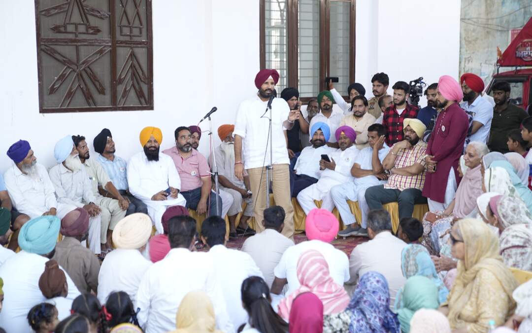 ਸੂਬਾ ਕਾਂਗਰਸ ਦੇ ਉਮੀਦਵਾਰ ਵਿਜੇ ਇੰਦਰ ਸਿੰਗਲਾ ਨੇ ਸ੍ਰੀ ਆਨੰਦਪੁਰ ਸਾਹਿਬ ਸੀਟ ਲਈ ਨਾਮਜ਼ਦਗੀ ਪੱਤਰ ਦਾਖਲ ਕਰਦਿਆਂ ਲੋਕਾਂ ਦੀ ਸੇਵਾ ਕਰਨ ਦੀ ਵਚਨਬੱਧਤਾ ਦੁਹਰਾਈ